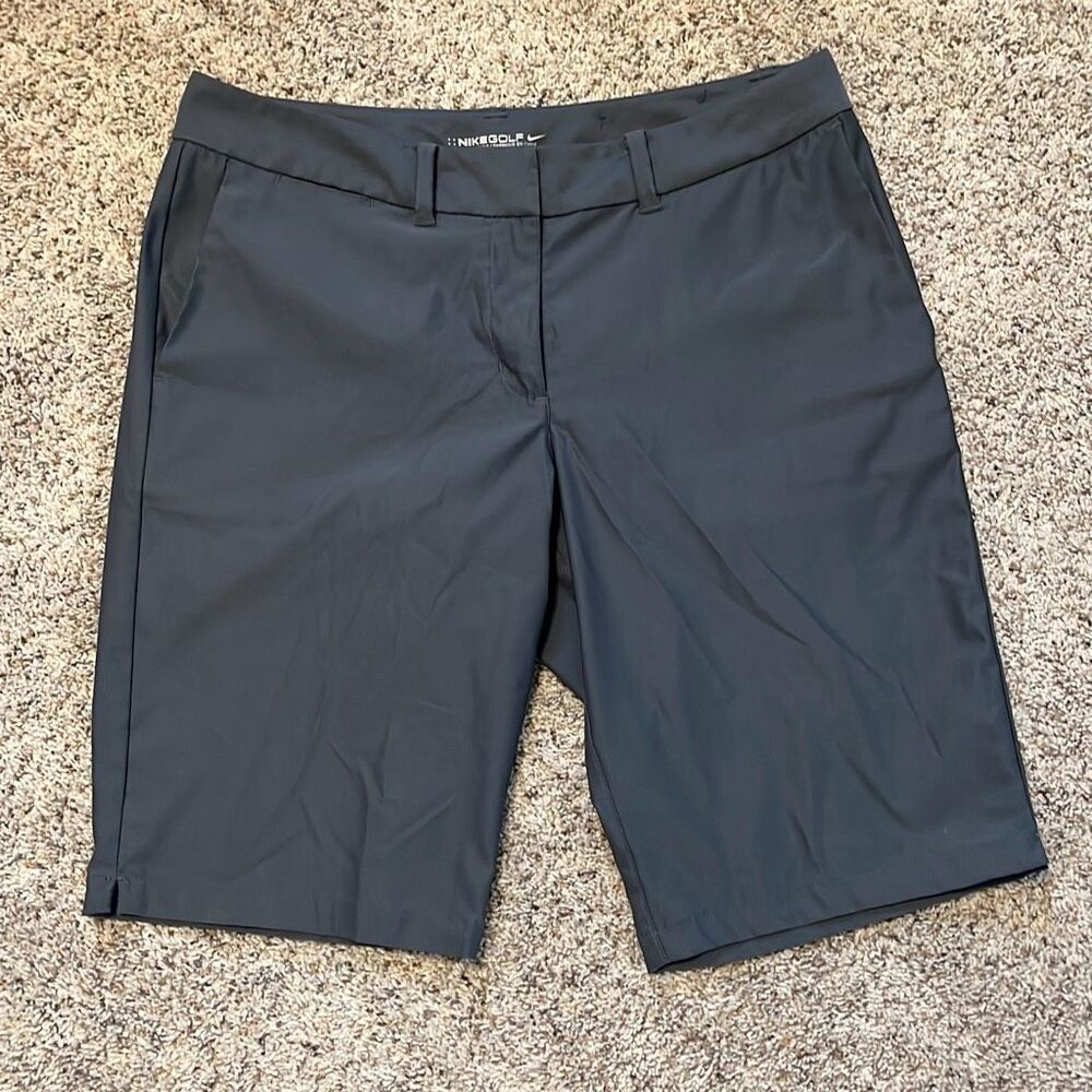 Nike Golf Gray Ladies Shorts‎ Size 6